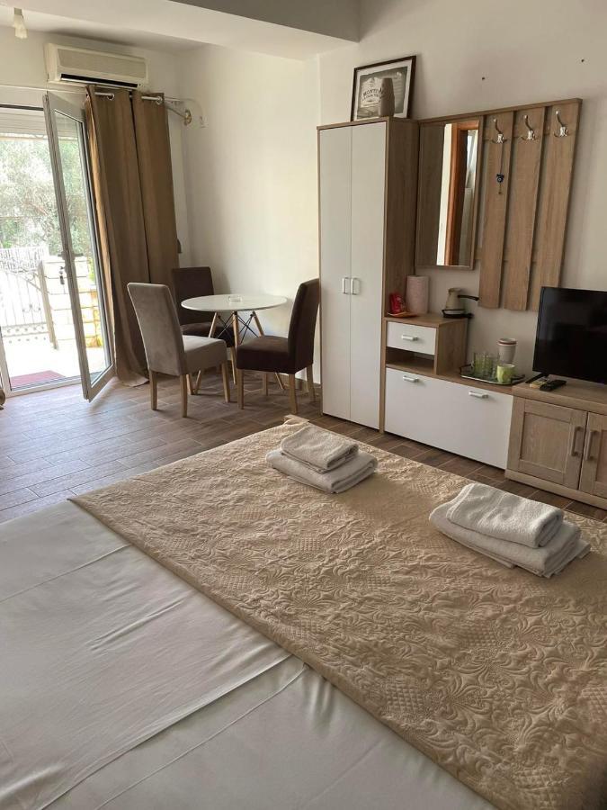 Apartmani Marina Kopitovic Petrovac Bagian luar foto