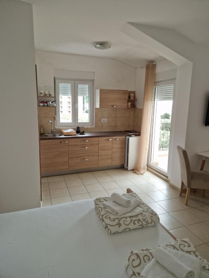 Apartmani Marina Kopitovic Petrovac Bagian luar foto