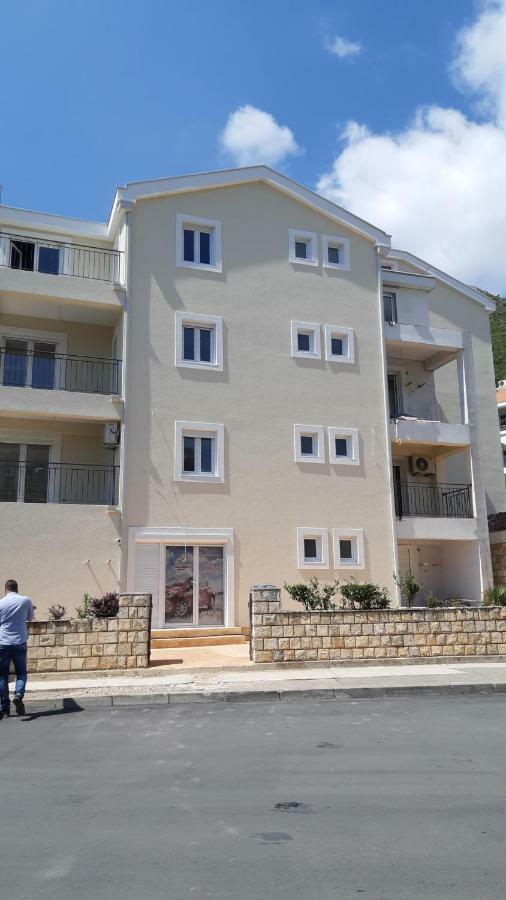 Apartmani Marina Kopitovic Petrovac Bagian luar foto