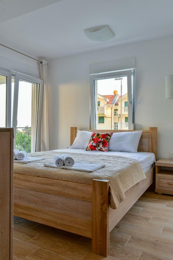 Apartmani Marina Kopitovic Petrovac Bagian luar foto