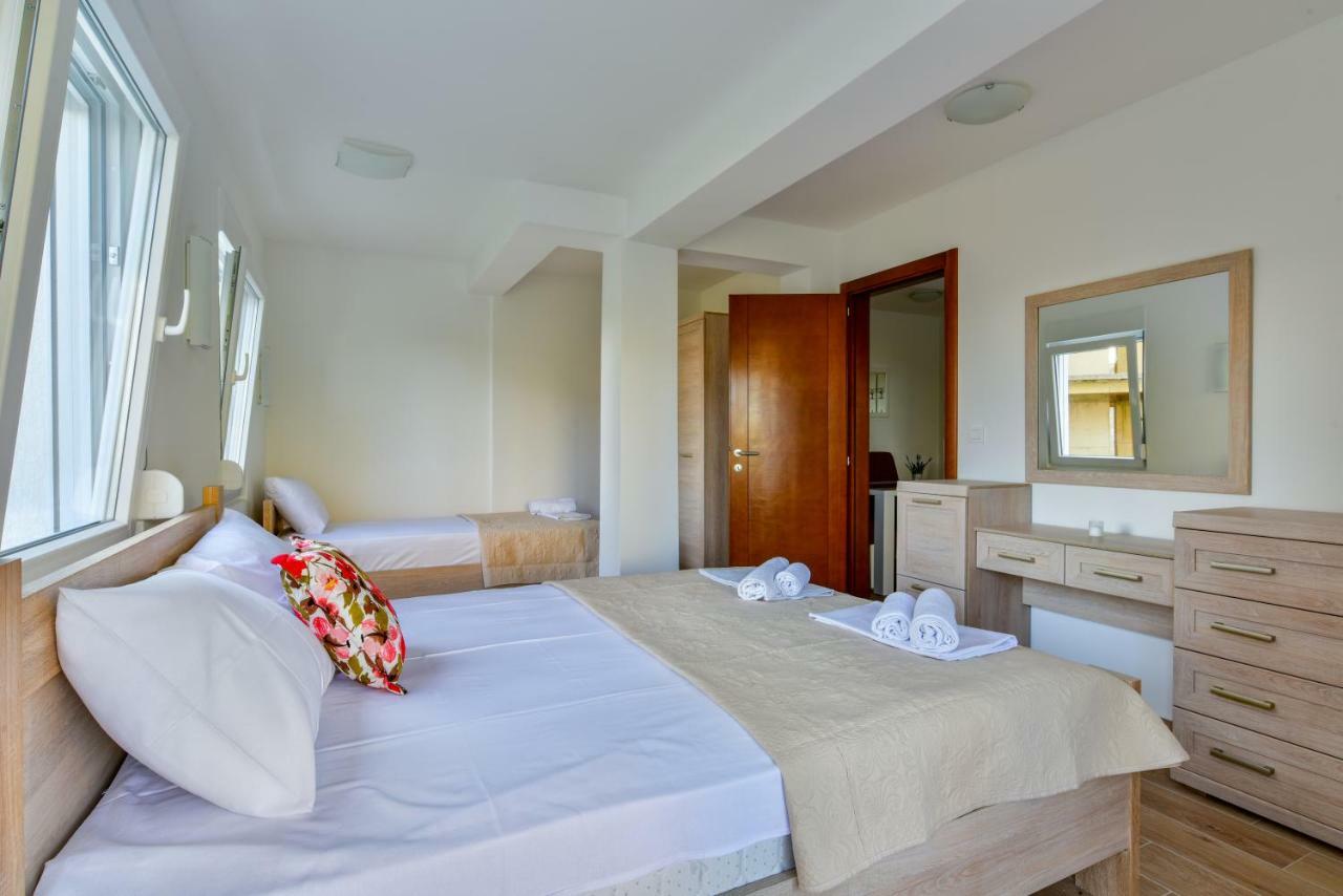 Apartmani Marina Kopitovic Petrovac Bagian luar foto