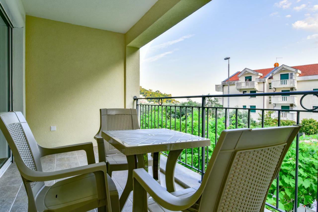 Apartmani Marina Kopitovic Petrovac Bagian luar foto